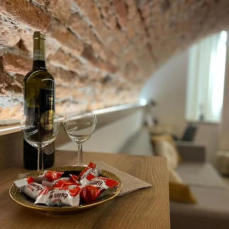 Understreet With Private Parking *